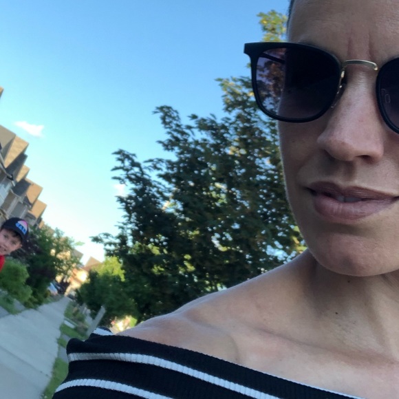 Meet your Posher, Sarah - Picture 1 of 1